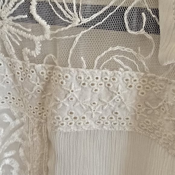 Chico's Lace Embroidered Sheer button down top Cream Size 3 / xl - Picture 5 of 5